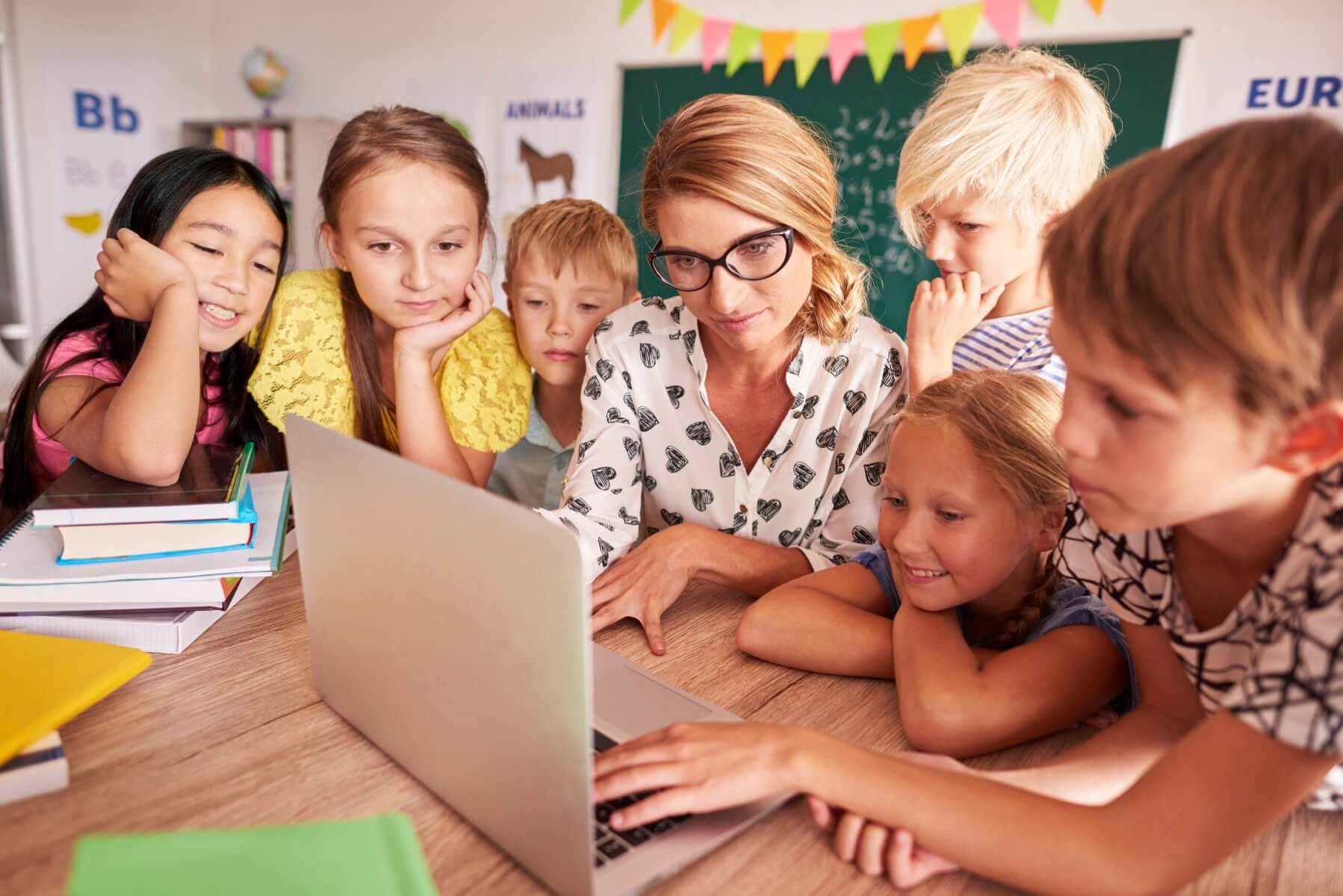 Comment travailler sur les réseaux sociaux en classe ? - Edumoov, le Blog